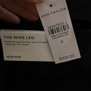Ann Taylor new high waisted wide leg pants. 32 waist 33 inseam. Navy